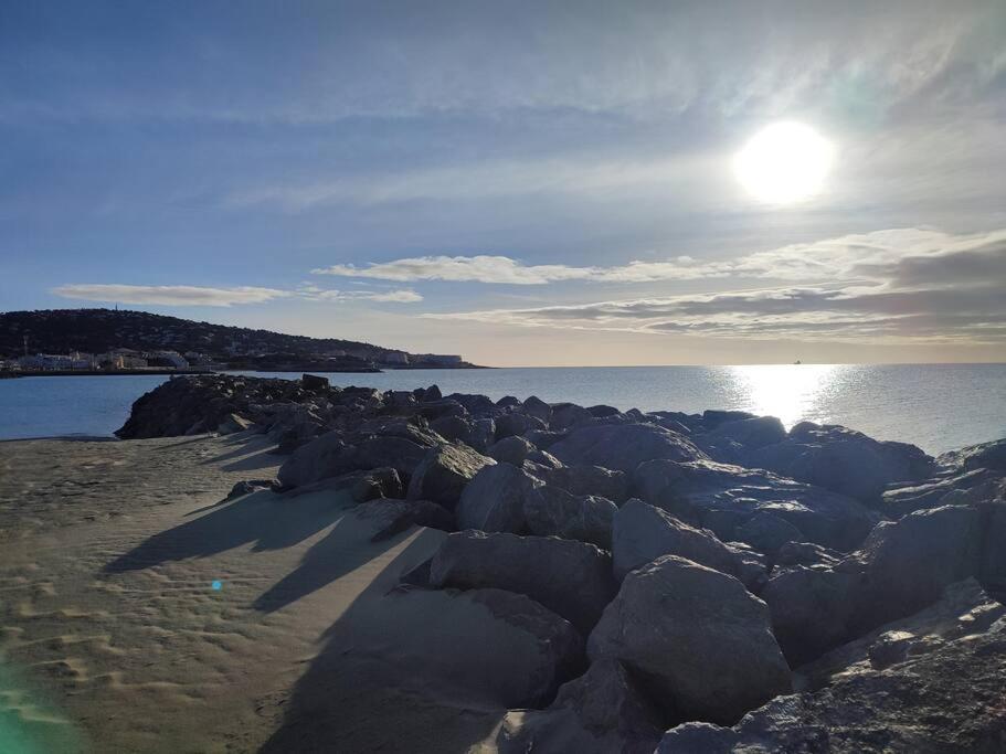 Sete : Charmant T3 Entre L'Etang Et Les Plages Kültér fotó